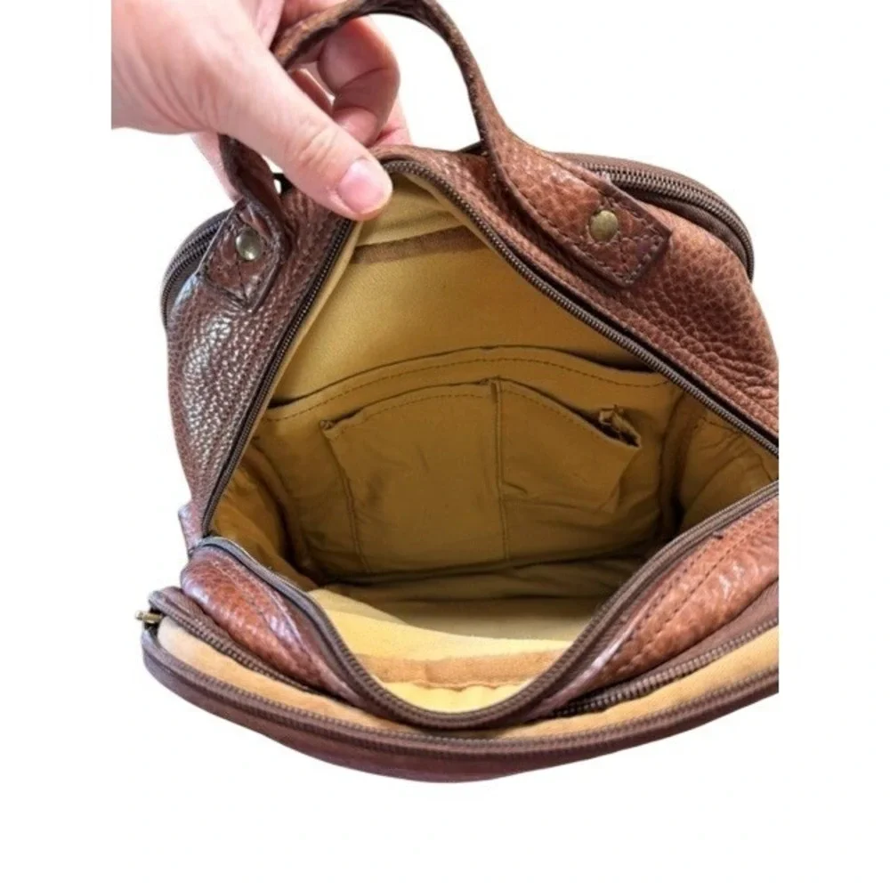 Duluth Trading Co Brown Pebbled Leather Crossbody Messenger Bag Tablet Sleeve